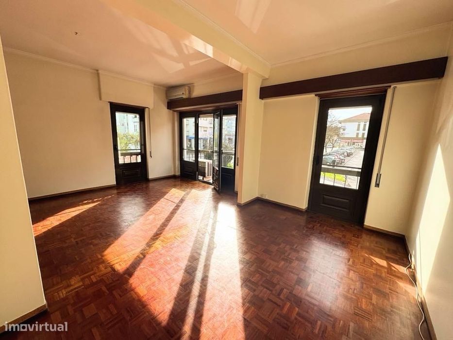 Apartamento T3 c/ Garagem no Centro da Cidade - A3091/25