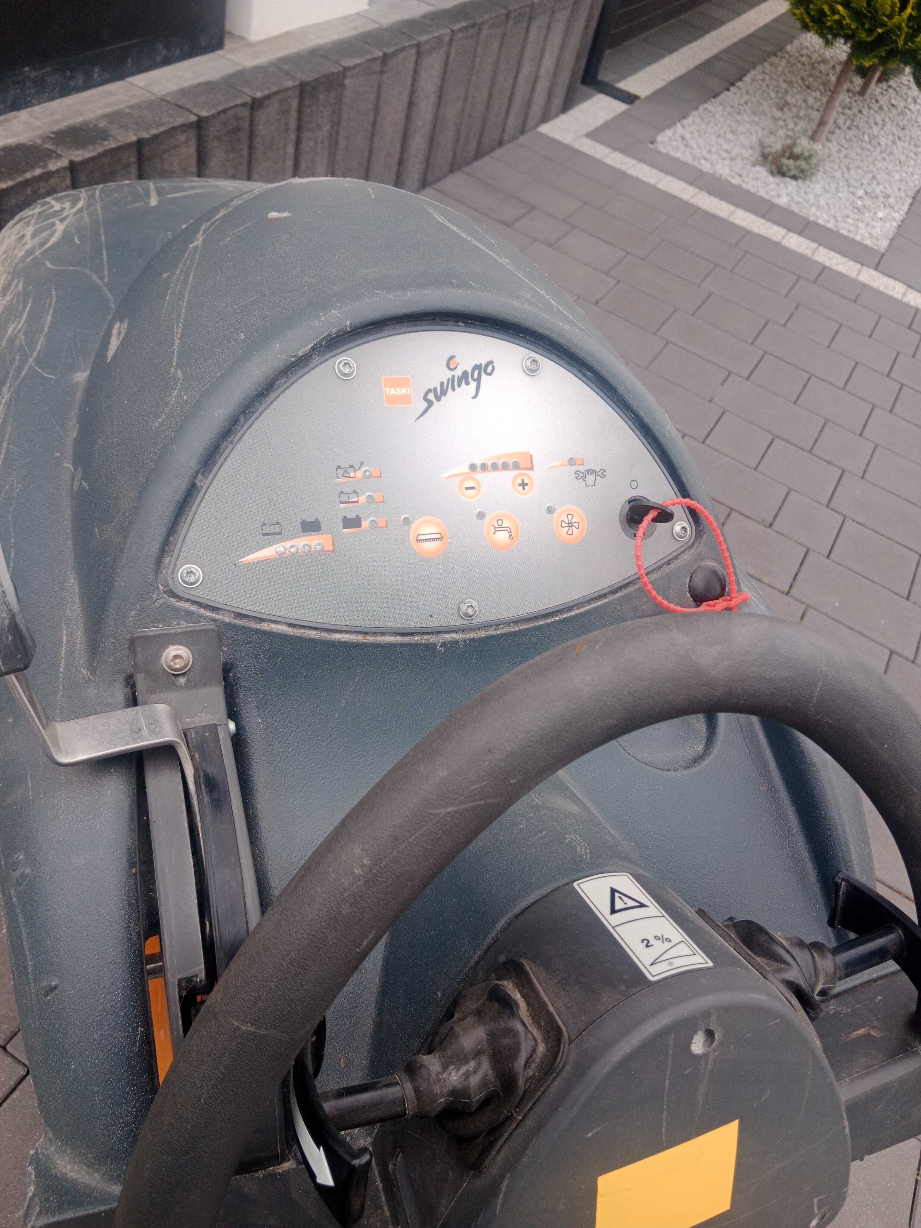 Szorowarka Taski Swingo 1250 b automat szorujący