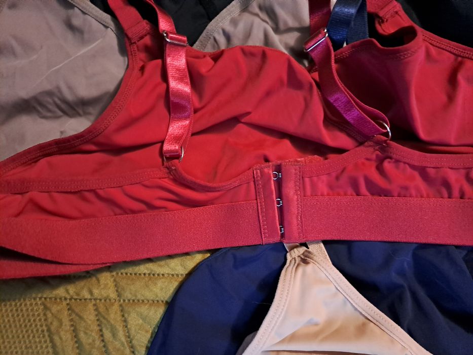 Komplet 9 staników plus size 4xl