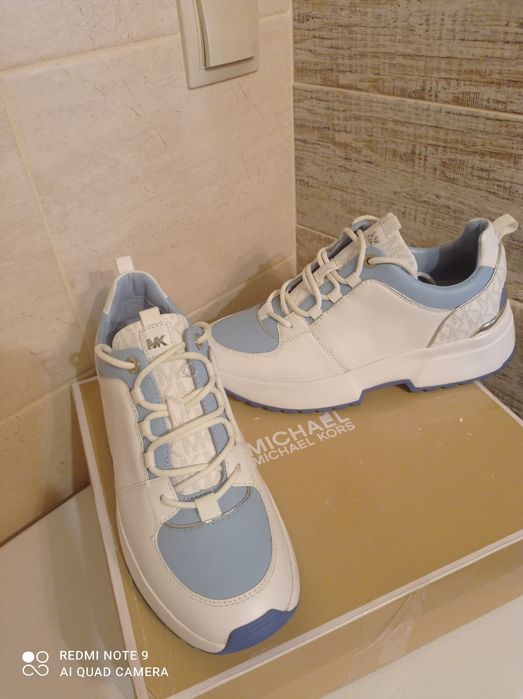 Ботінки, черевики, чоботи, красовки