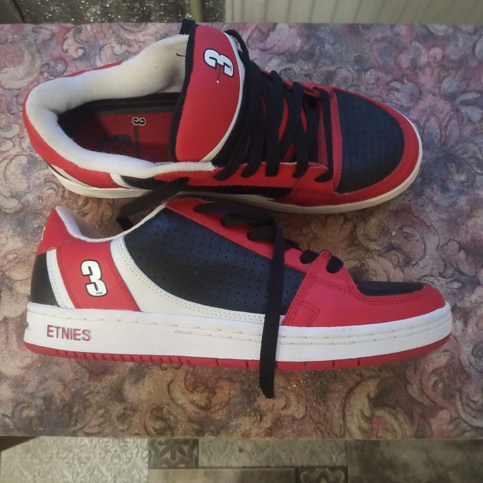 Кросівки чоловічі шкіряні, практично нові