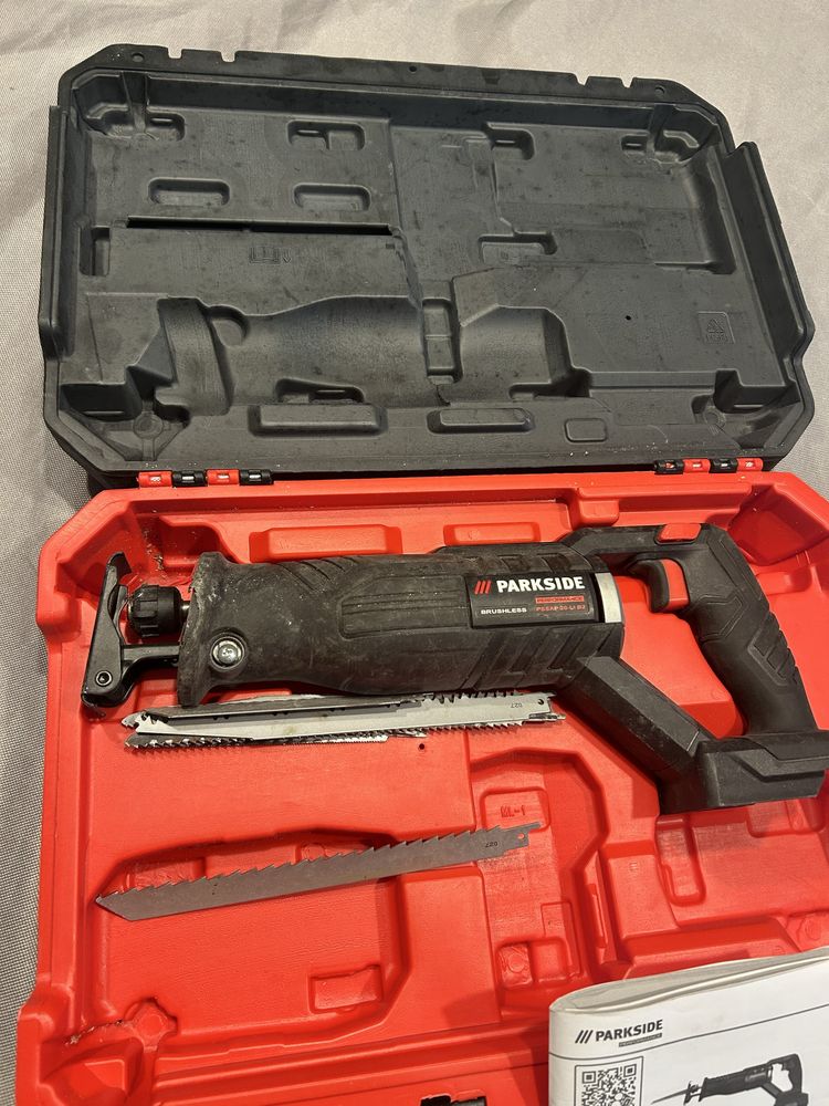 Serra de sabre / serrote a bateria 20v