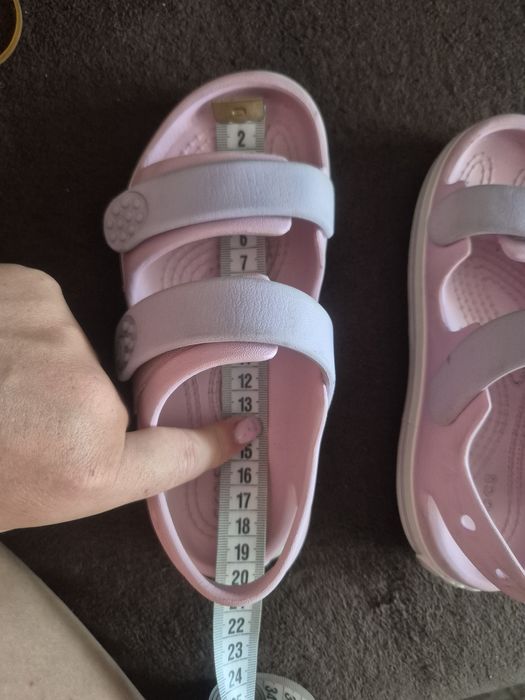 Продам сандалі фірми crocs