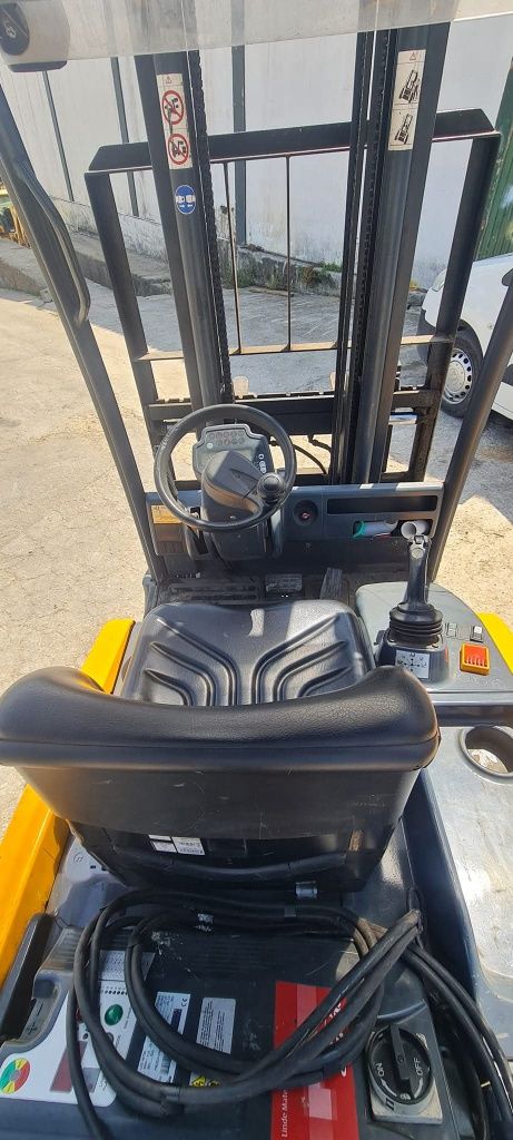 Empilhador Jungherich EFG320