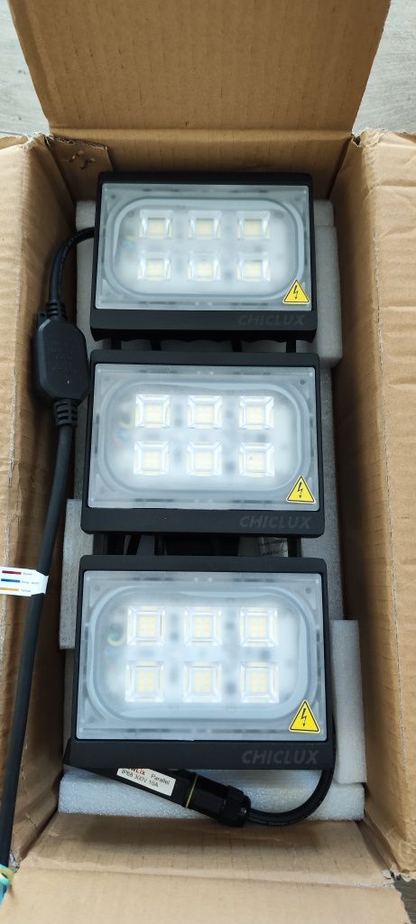 Lampa LED zewnętrzna 90w