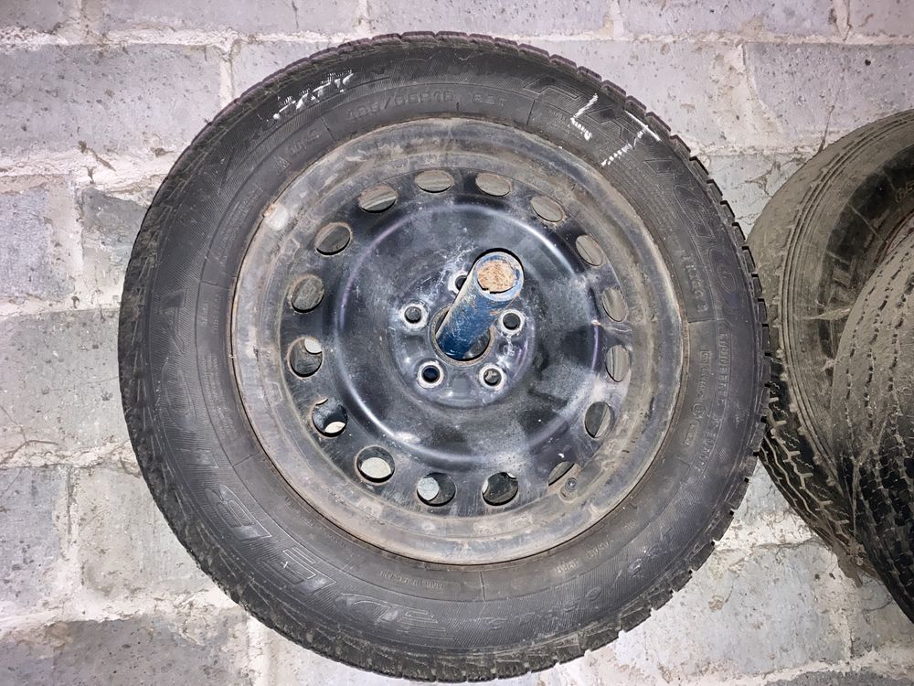 Koła zimowe Toyota Verso S 5x100 opny 185/65 R15