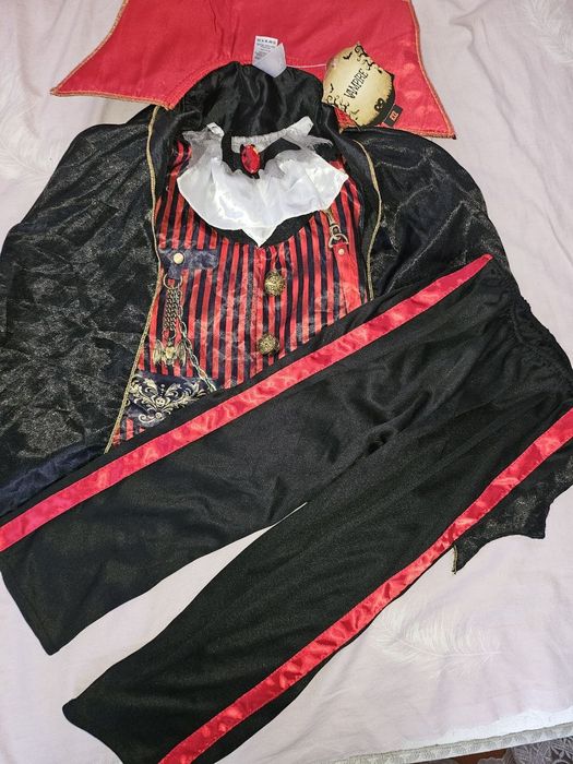 Костюм Дракула на хеллоуин.