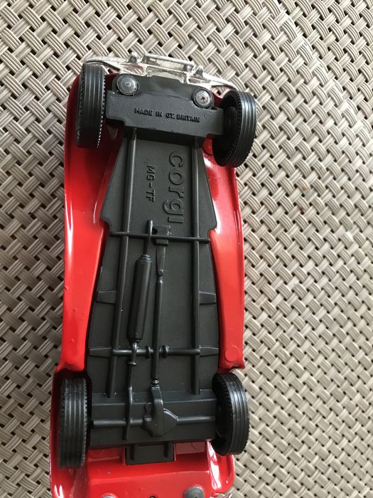 Модель автомобіля 1/43