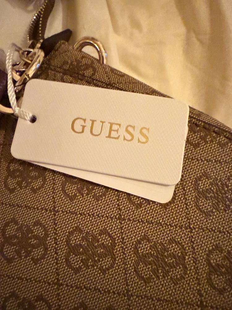 Mala de mao da guess