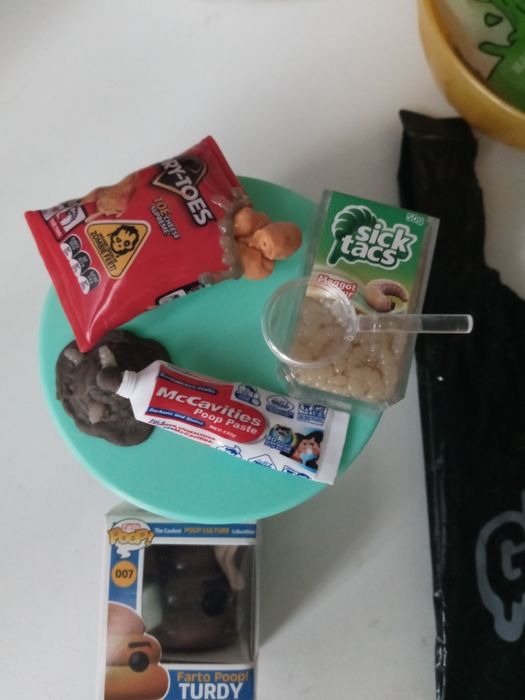 Zestaw strasznego jedzenia w kuli zabawka .