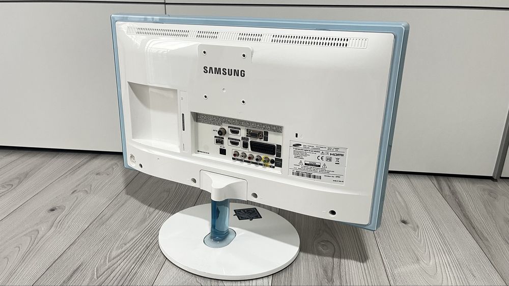 Monitor SAMSUNG T24D391 z funkcją telewizora – 24 cale