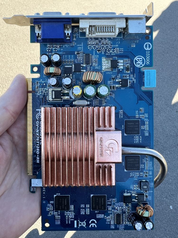 Відеокарта Gigabyte GV-NX76T128D-RH