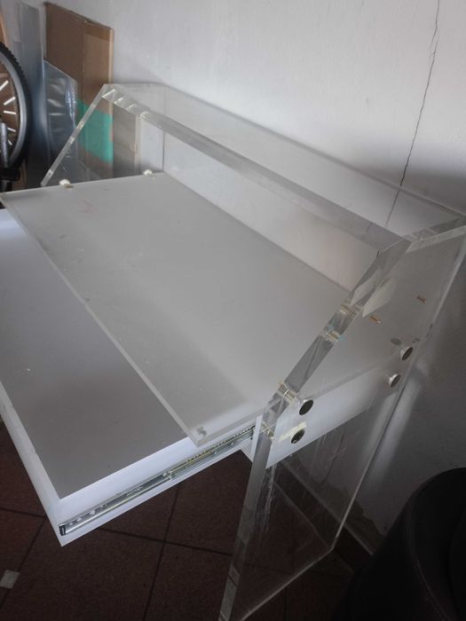 Biurko,toaletka z plexi