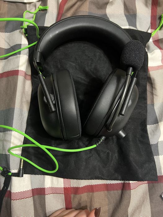 Проводні наушники