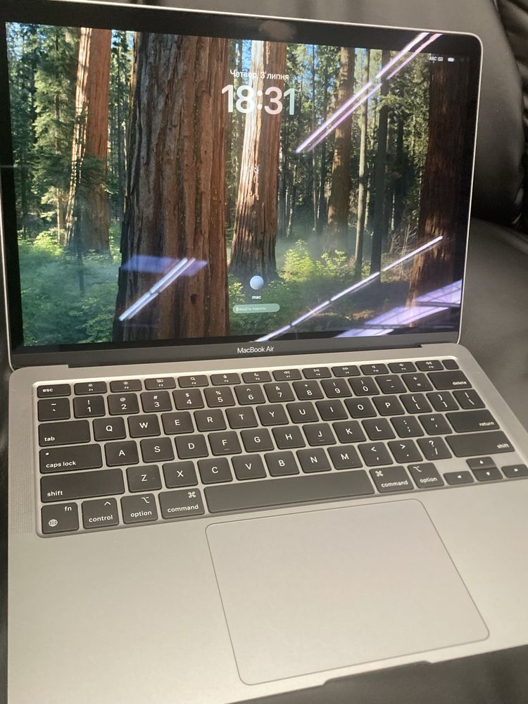 Продам Macbook Air M1 8/256 A2337