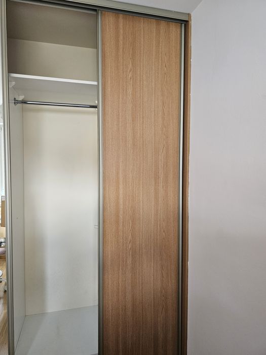 Szafa zabudowana oddam za karton Marlboro