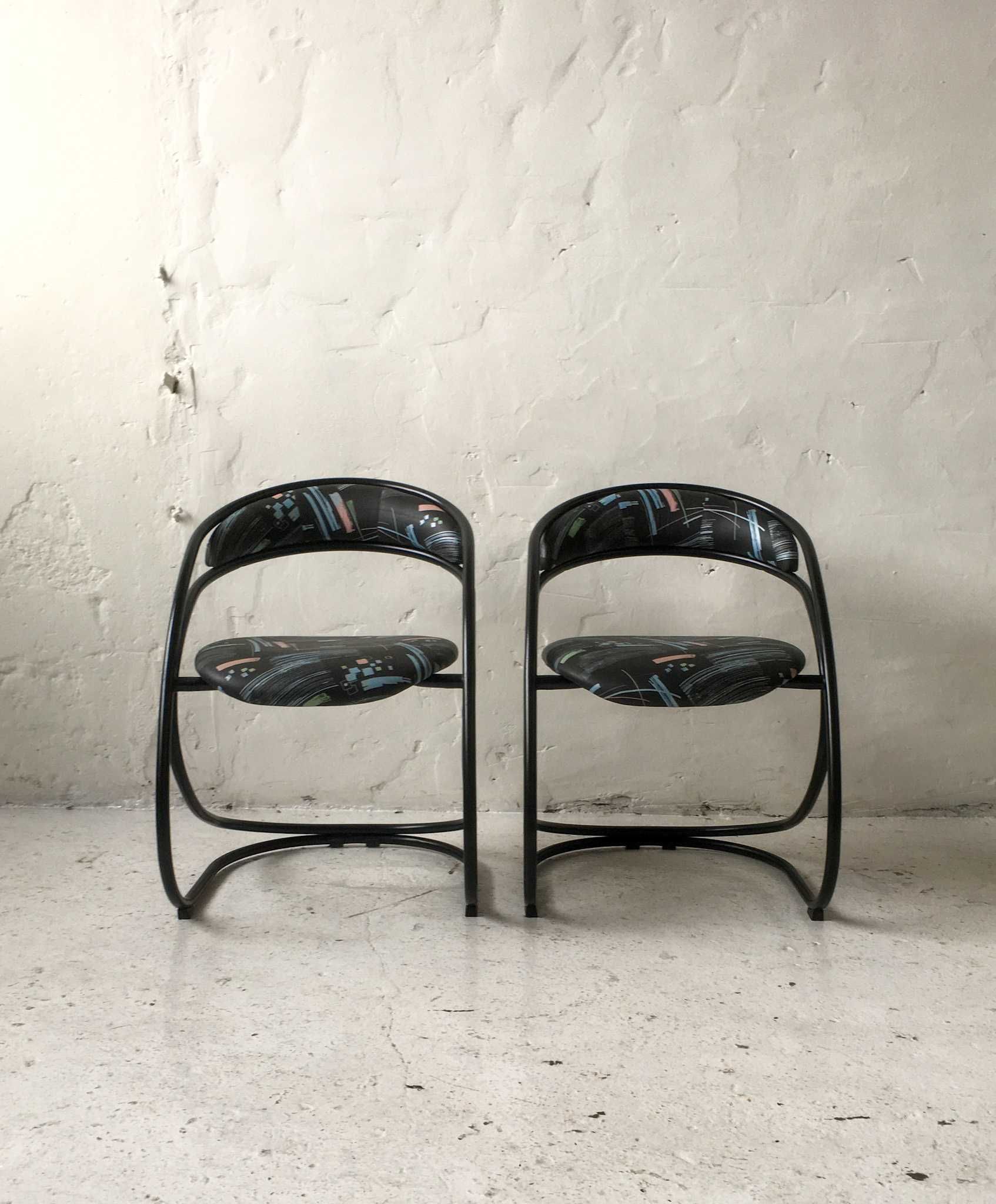 Krzesła metalowe lata 80 vintage design