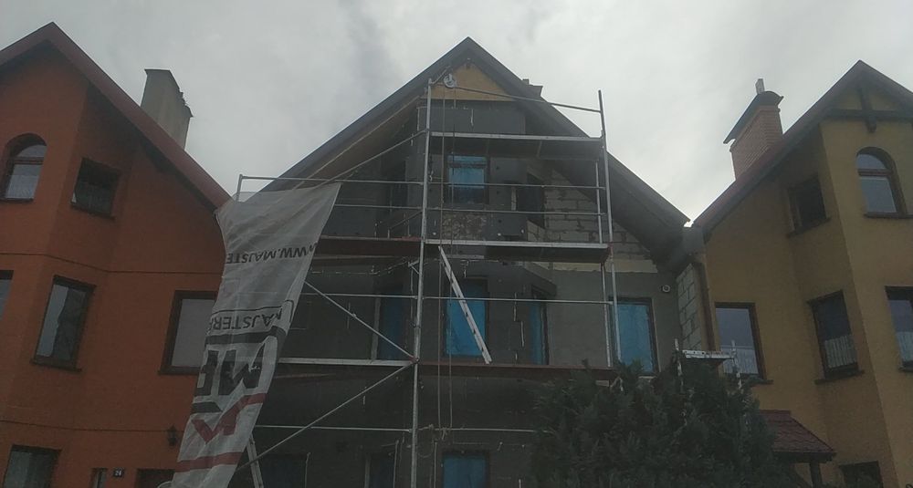 Wynajem rusztowań elewacyjnych