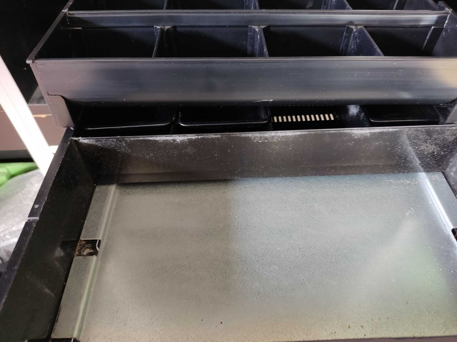 Szuflada kasowa duża.