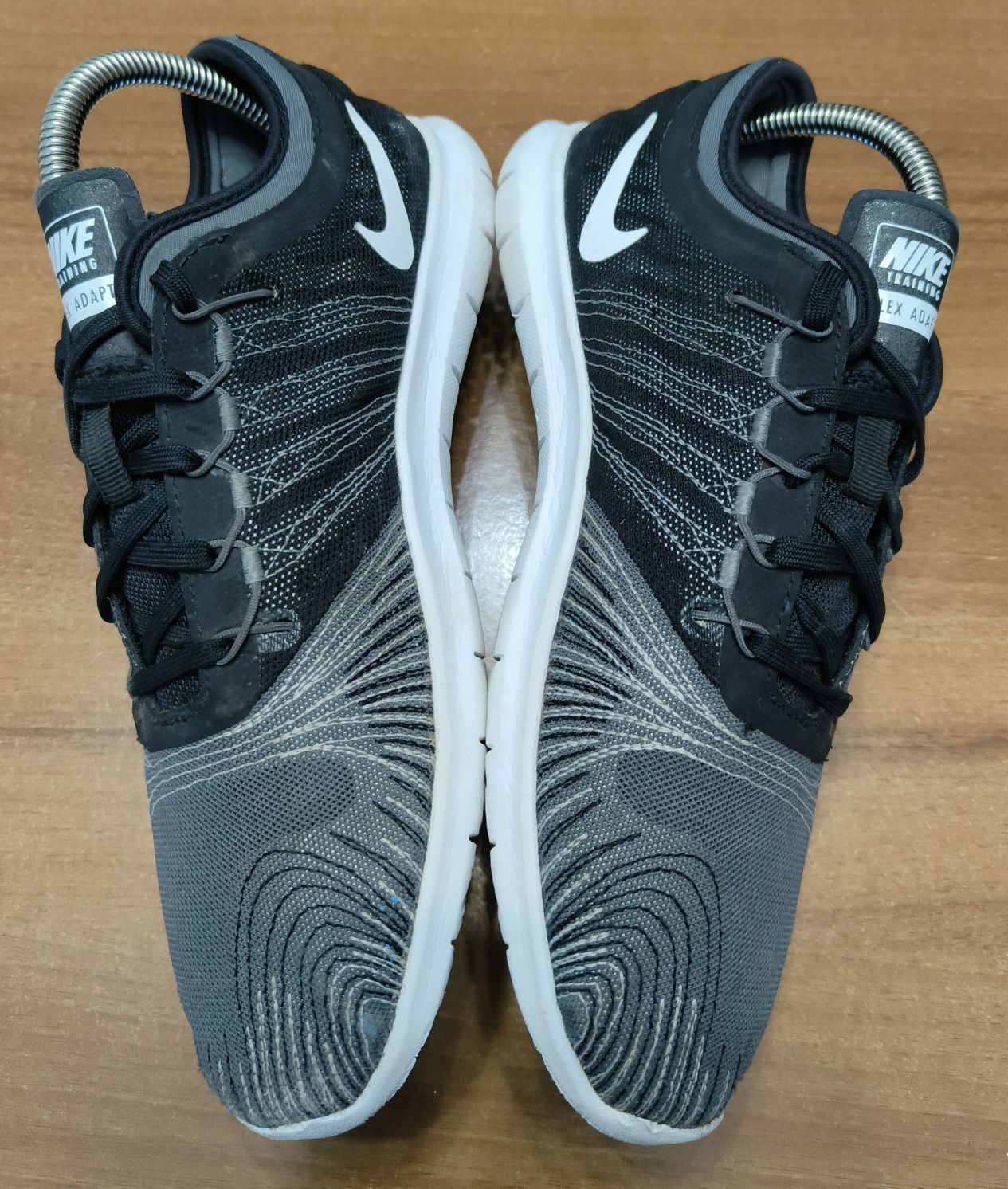 Кросівки для бігу Nike Flex Adapt 40 розмір