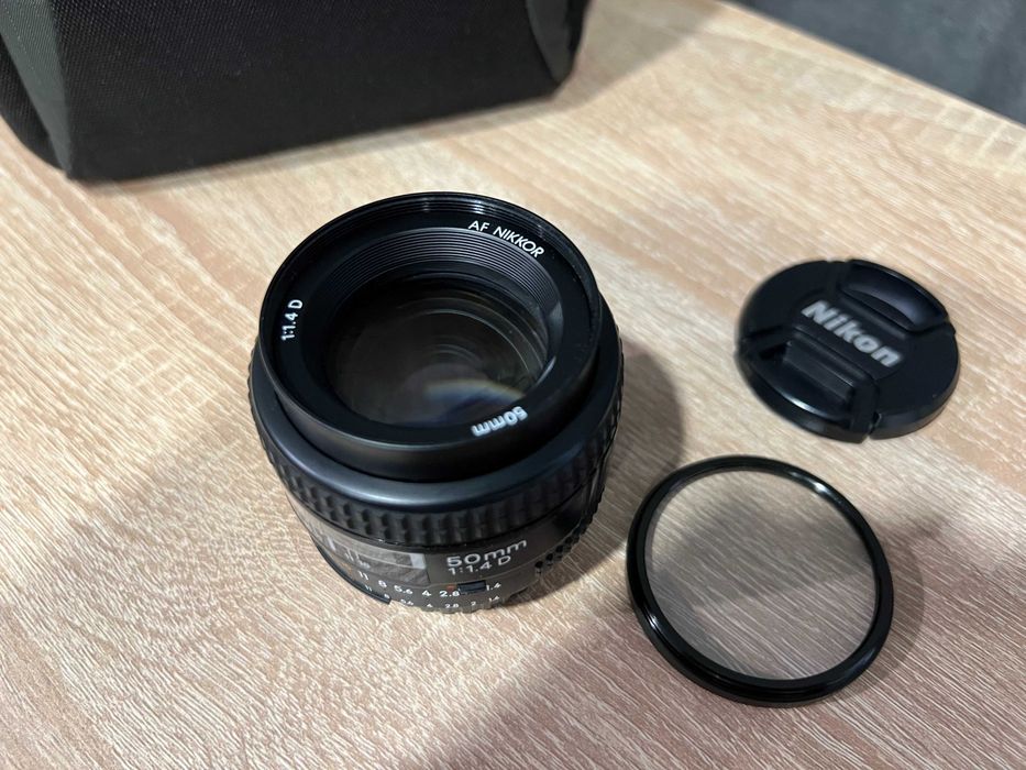 Терміново! Nikon D7100 + Nikkor AF-S DX 18-140mm + AF Nikkor 50mm