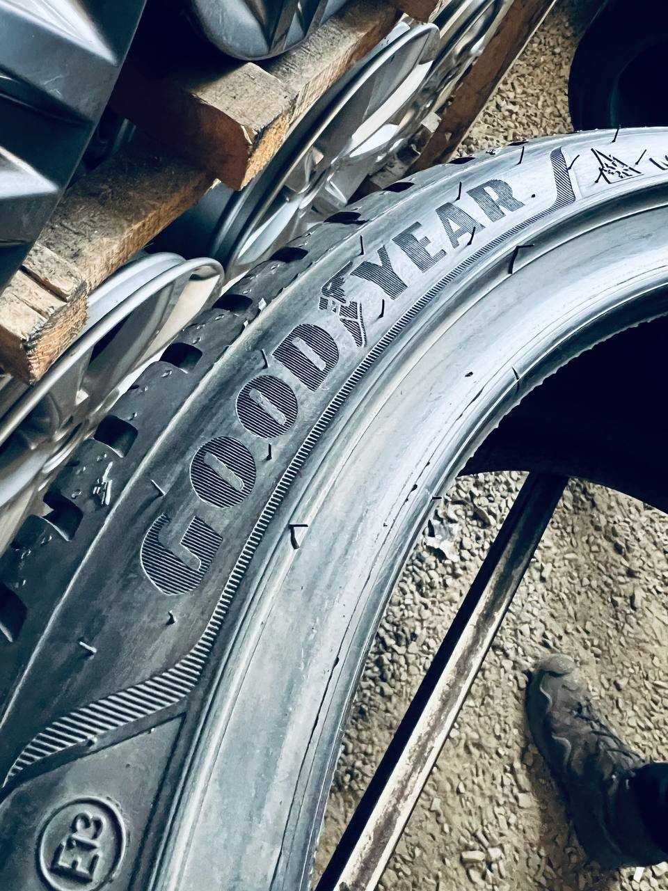 Шини Резина Всесезонні 21Рік 215 40 18 Goodyear Vector 4Seasons 4шт