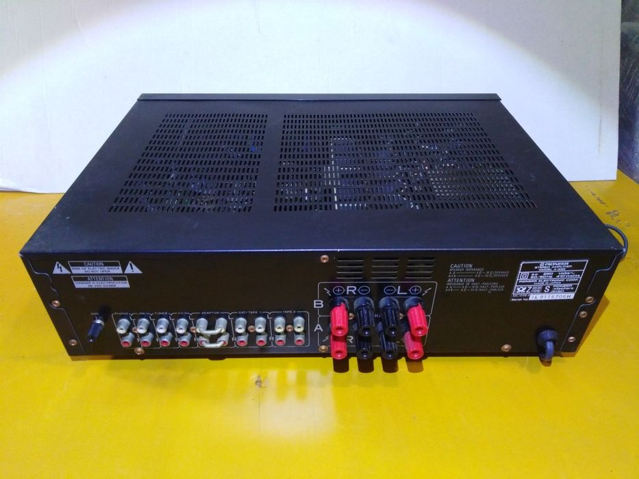 Интегральный стерео усилитель Pioneer A-333.