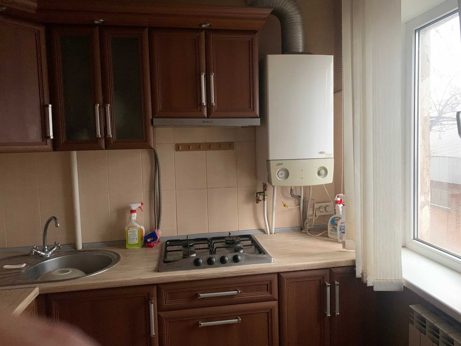 Соц.місто. Поряд з ринком