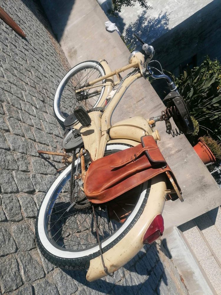 Bicicleta francesa av44 mobylette