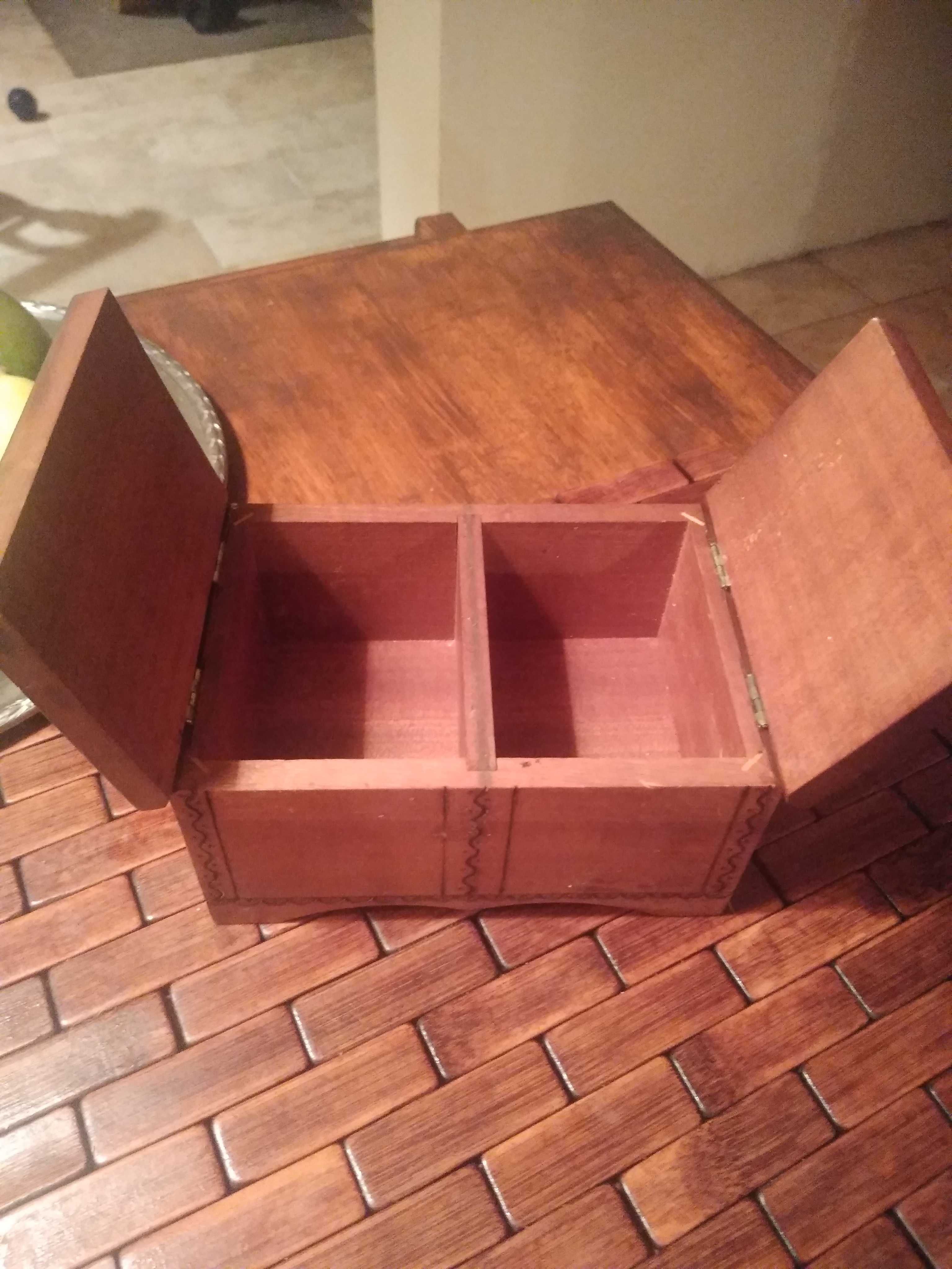 Mała drewniana szkatułka stary wyrób cepelii