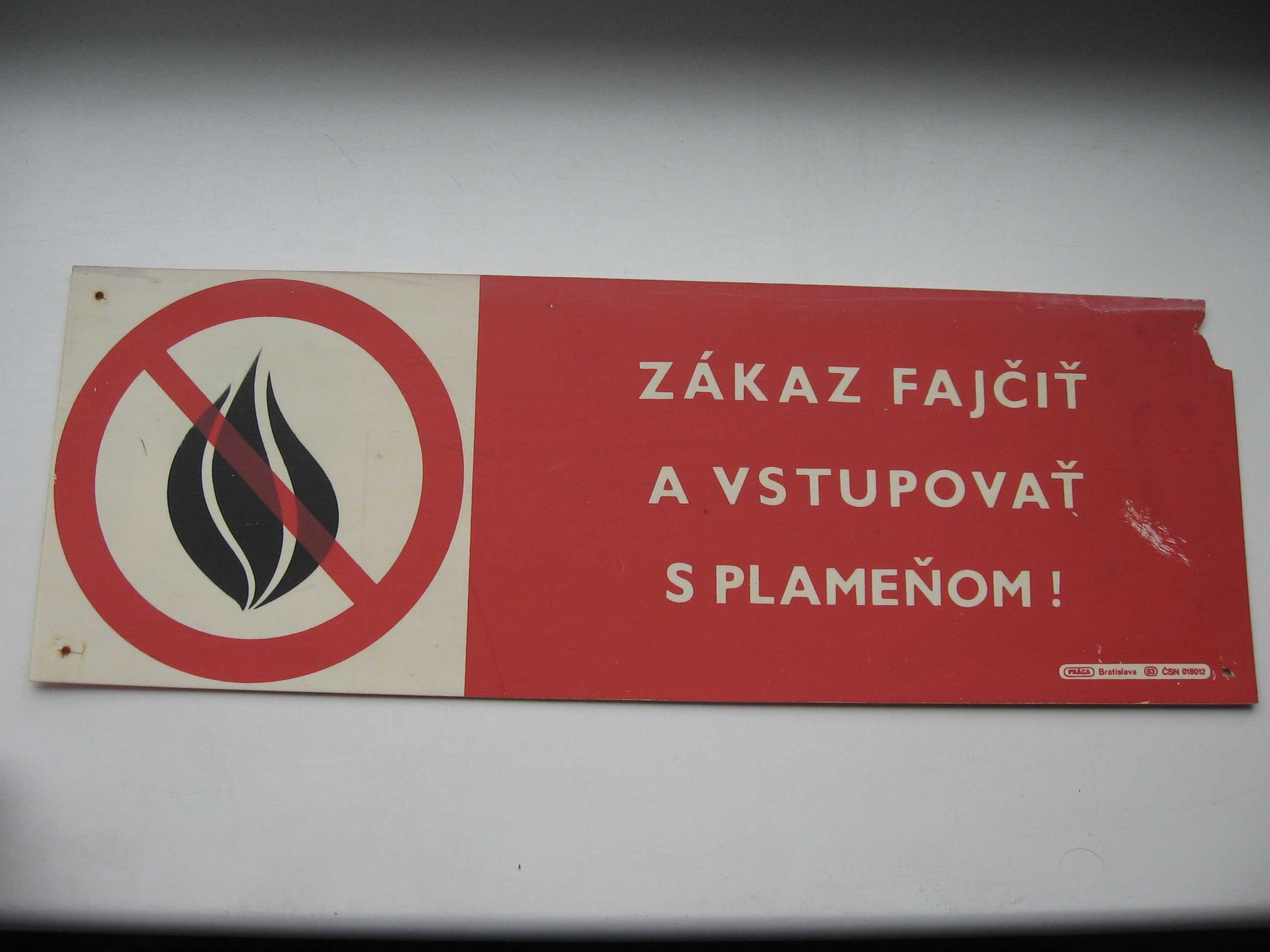 Zakaz fajcit - tabliczka po czesku Czechosłowacja
