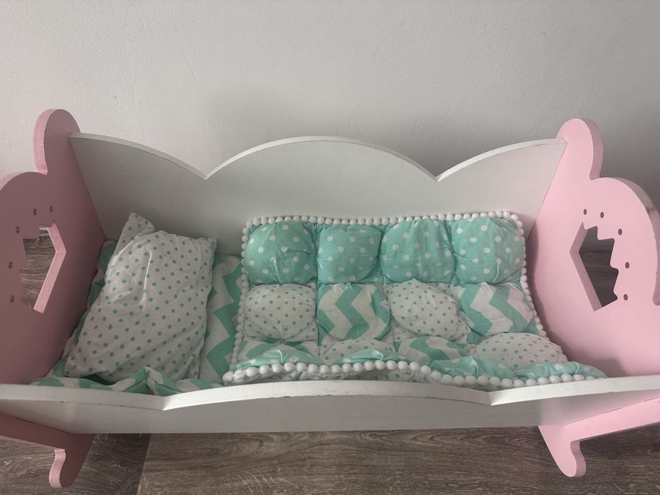 Деревʼяне дитяче лялькове ліжечко з спальним набором