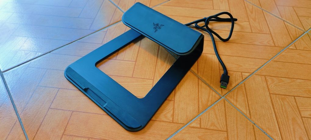 Razer Laptop Stand Chroma RC21-0111
