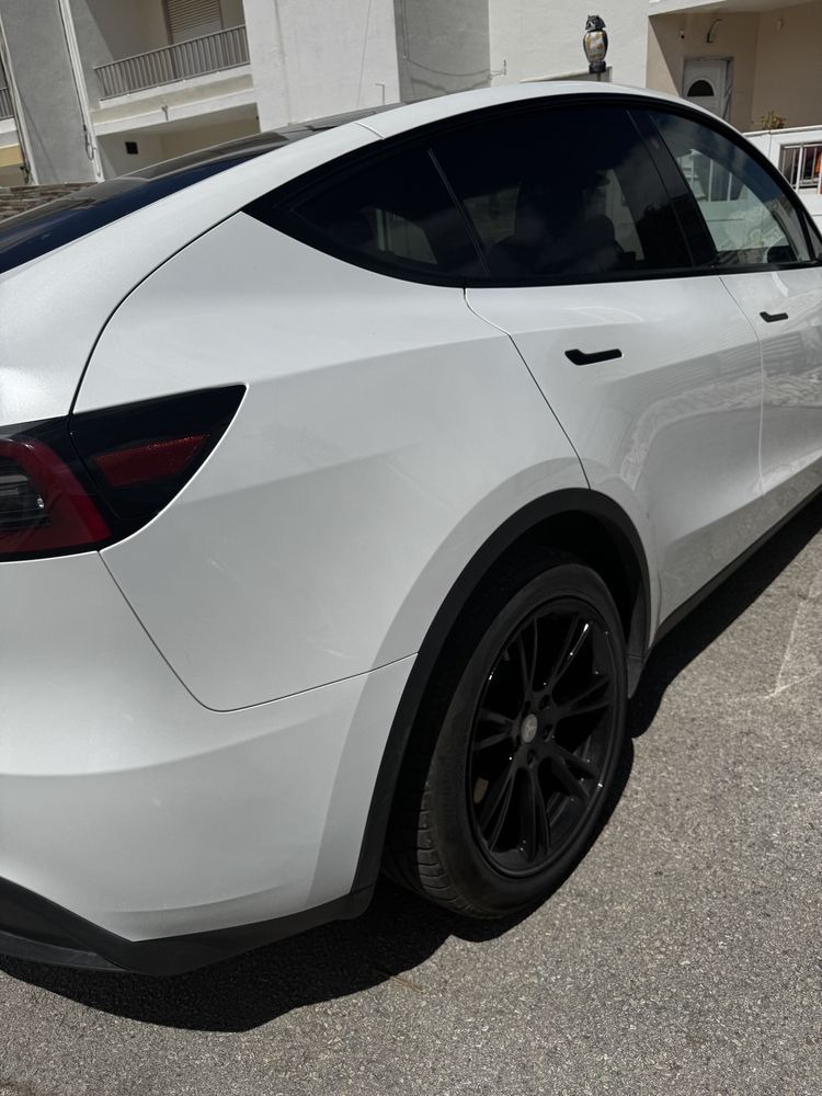 Tesla Model Y RWD