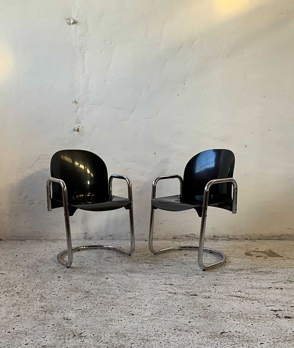 B&B Italia krzesła Dialogo Afra i Tobia Scarpa lata 70 vintage design