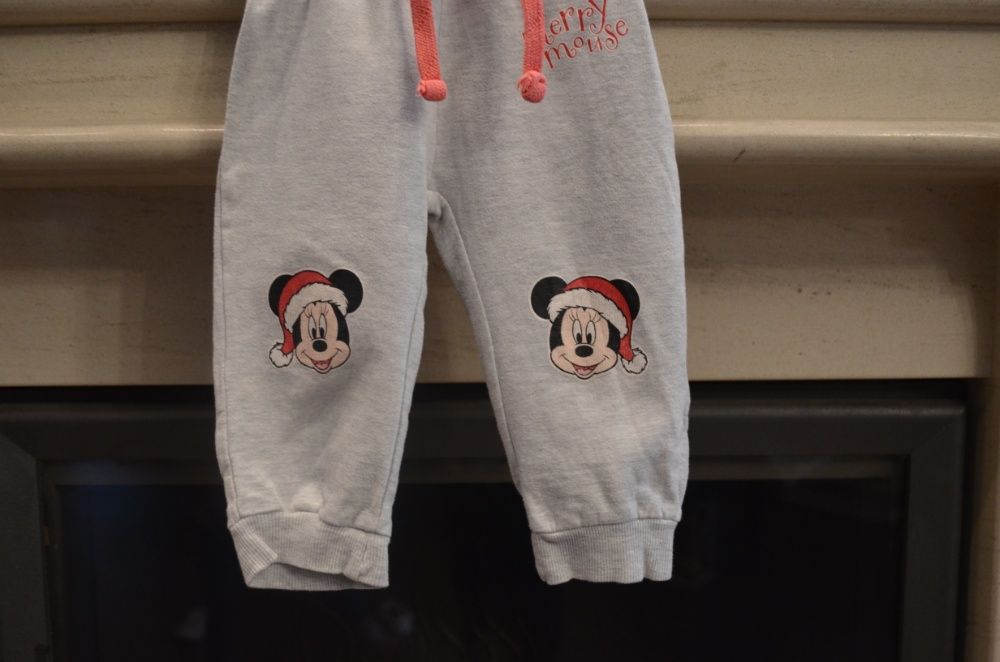 ŚWIĄTECZNE spodenki dresowe z myszką MINIE 9-12m, r. 80 dresy stan BDB