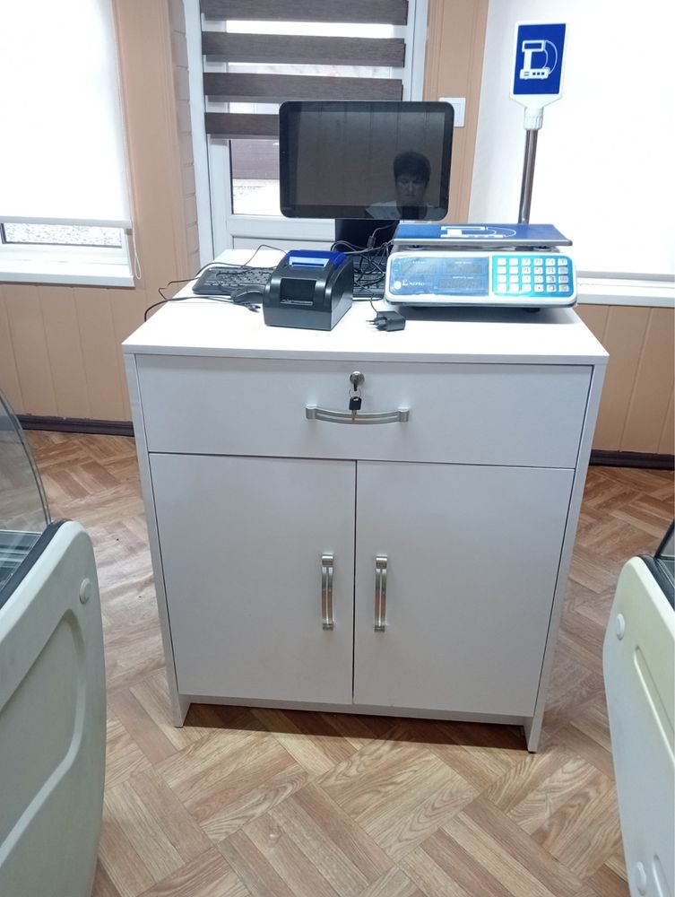 Продам холодильні вітрини, ваги, качовий апарат, друк чеків, сканер