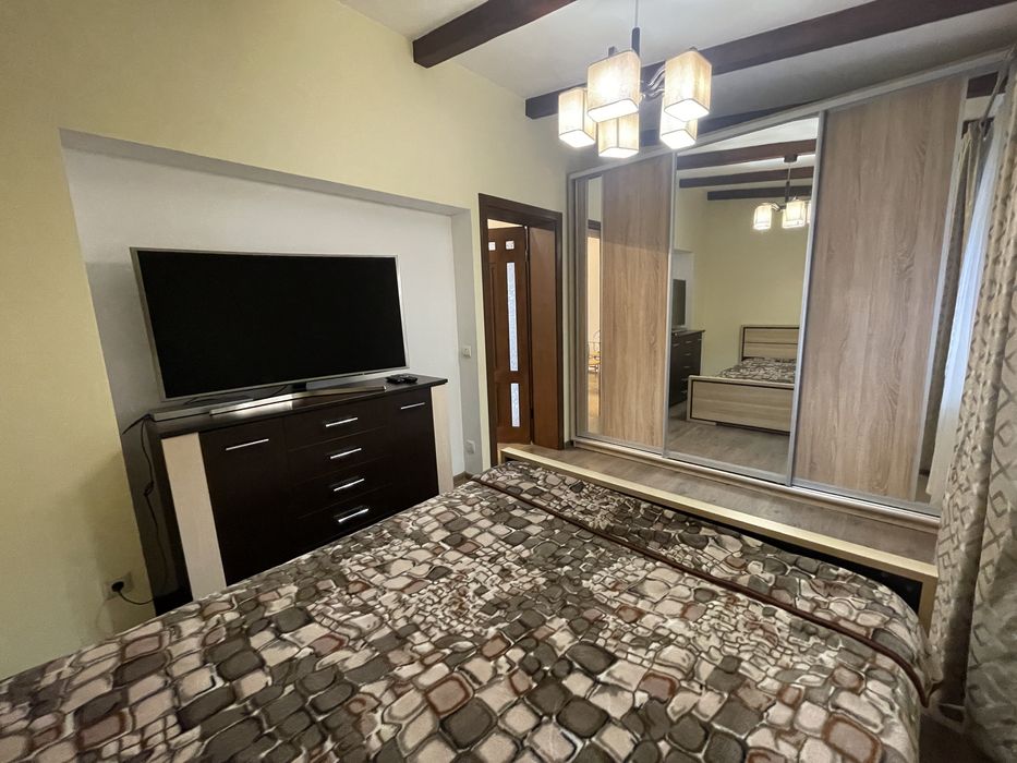 Оренда затишного, економного будинка на Осокорках. Вихід до води.