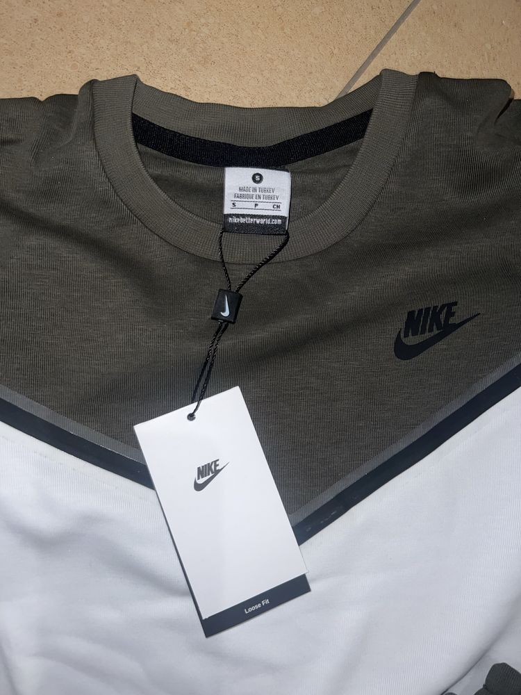 Komplet nike tech fleece krotkie spodenki