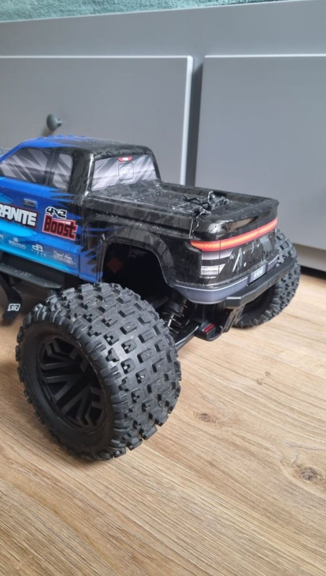 Arrma Granite 4X2 Mega Boost RTR. RC