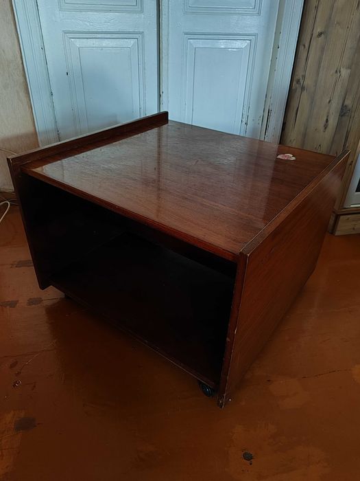 Тумба с полочкой деревянная старинная