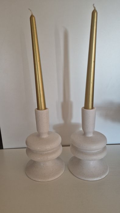 Komplet bialych swiecznikow