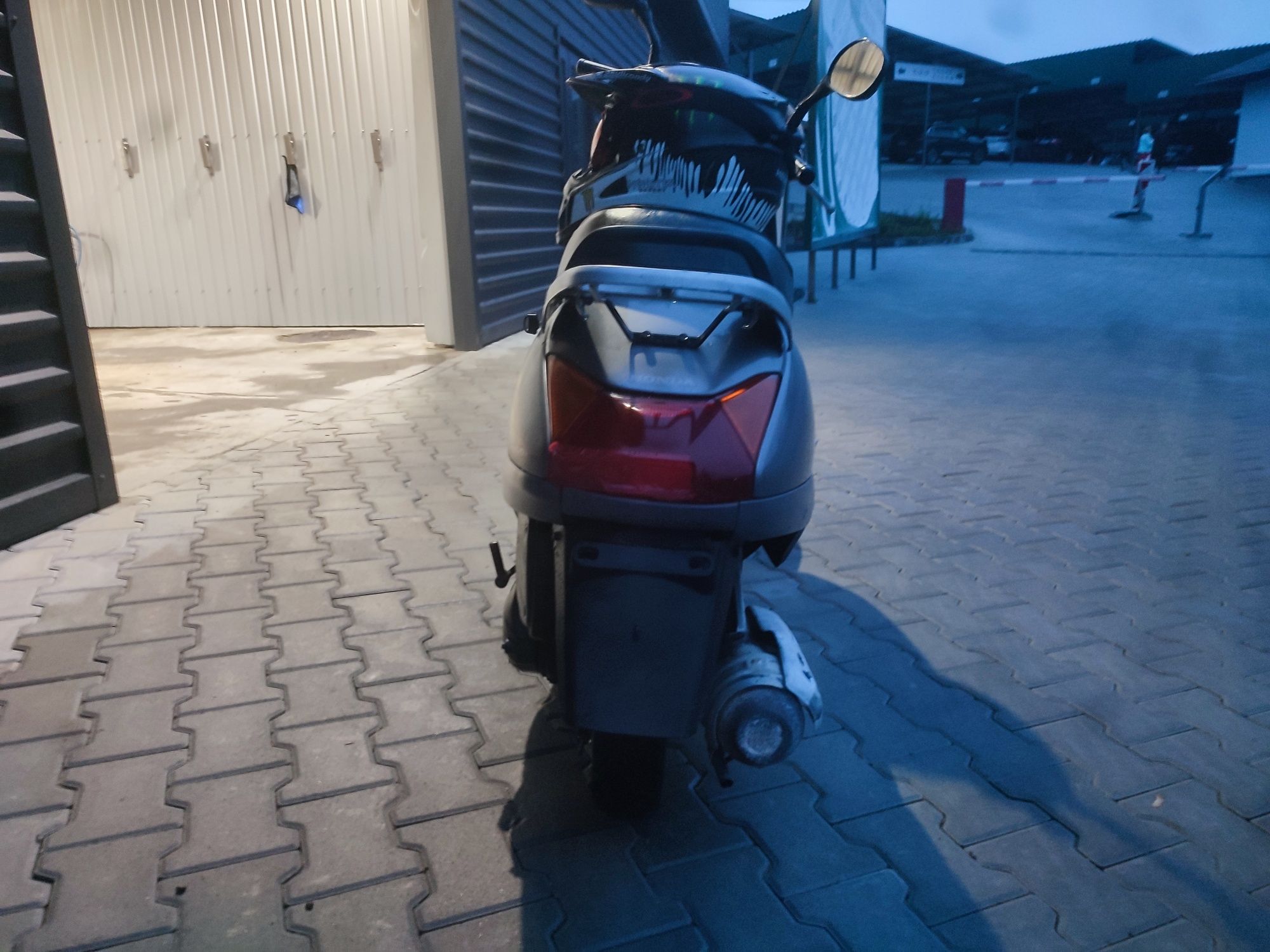 Продаю honda lead af48