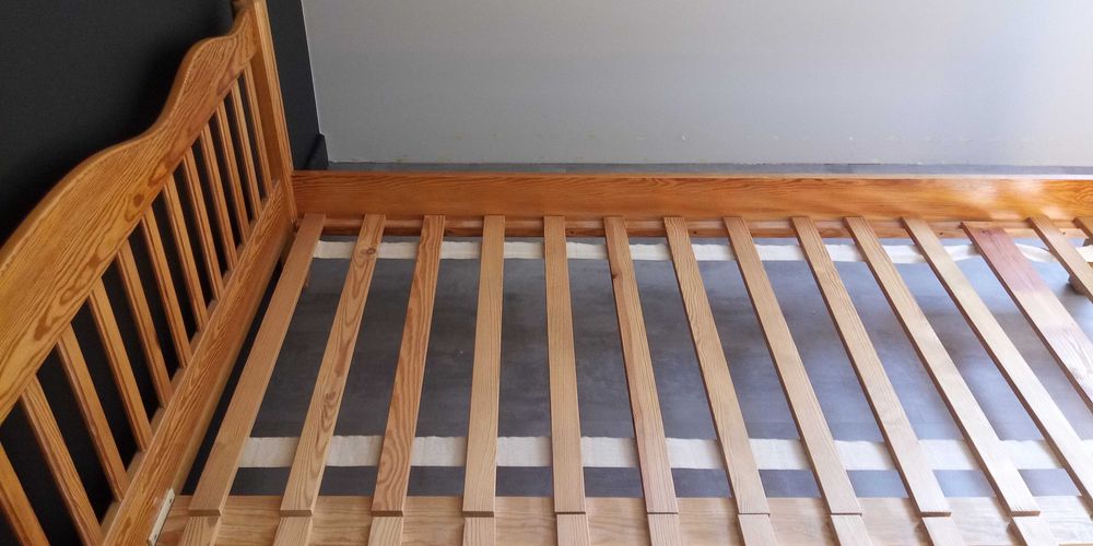 łóżko dwuosobowe drewniane