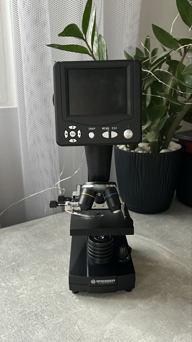 Мікроскоп цифровий Bresser LCD Microscope 50x-2000x