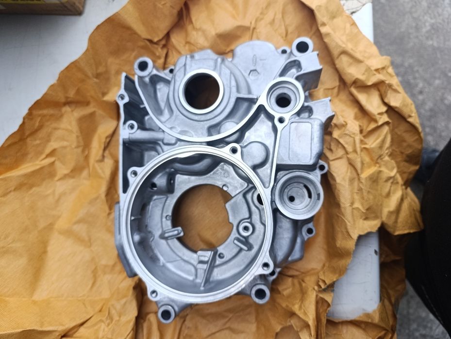 Karter Silnika  LEWY CB250CC ZS169FMM