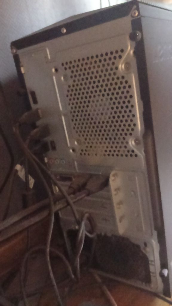 komputer stacjonarny lenovo