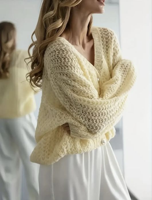 Жіночий елегантний светр