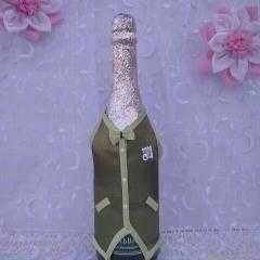 Украшение на свадебную бутылку
