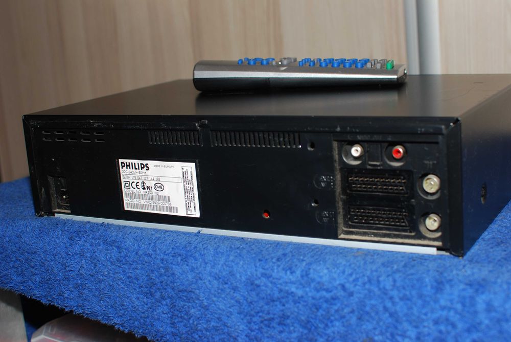 Magnetowid Philips HiFi z pilotem